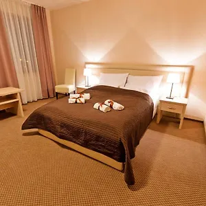 https://hotel-wiatraczna.warsawhotelspoland.com